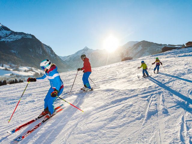 skifahren-familie-maiskogel.jpg